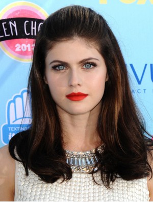 Cheap Brown Long Straight 14 inch Without Bangs Alexandra Daddario Wigs